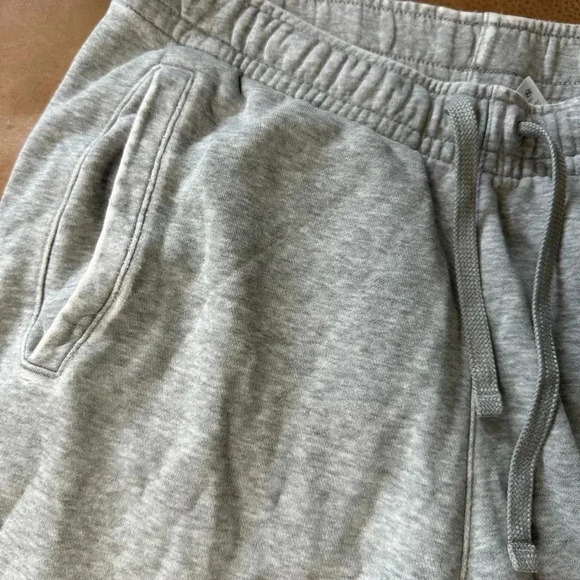 NIKE SPORTSWEAR CLUB FLEECE SHORTS TRAINING SWOOSH ADULT MENS S -Small Flaw - Picture 4 of 8